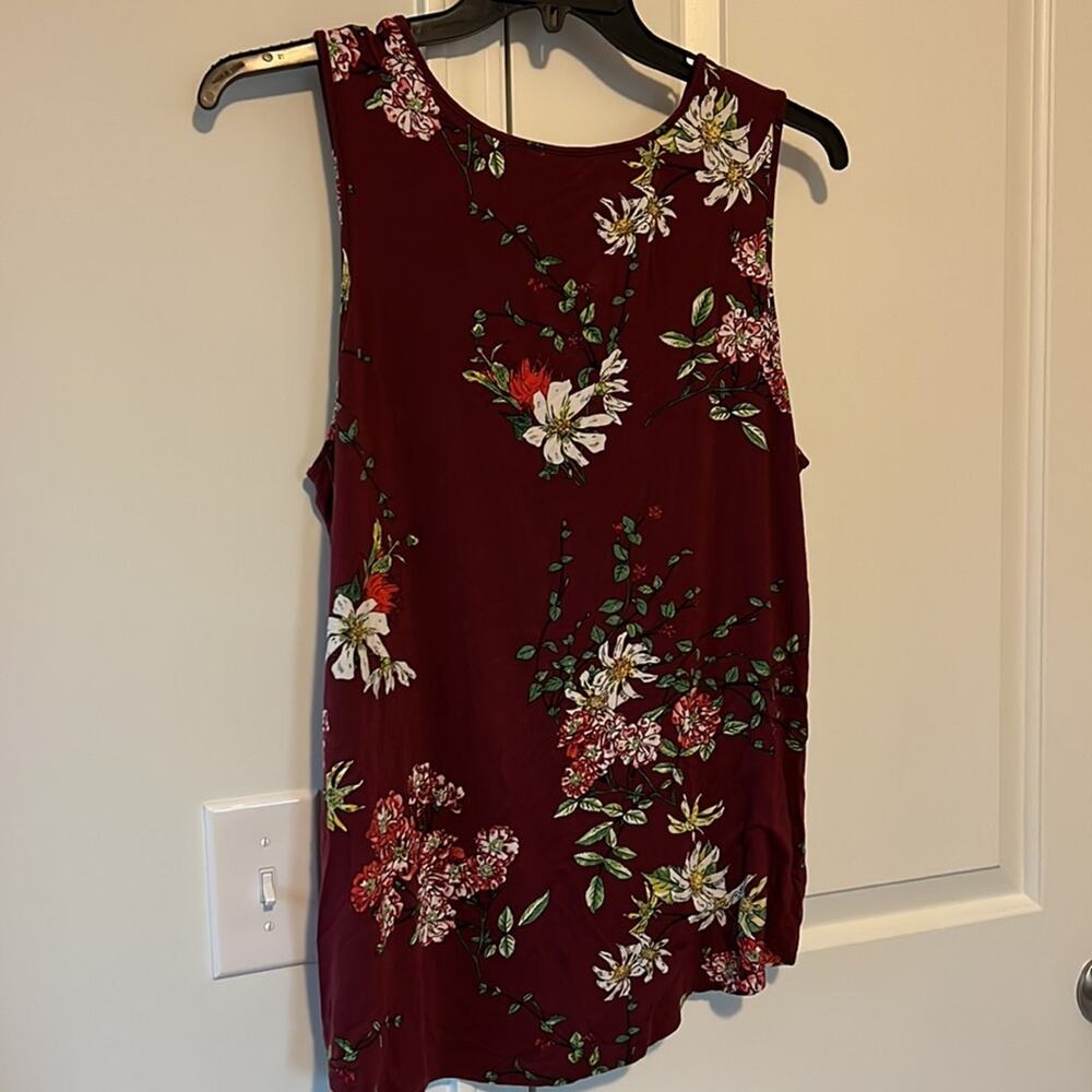 Feiersi Burgundy Soft Floral Lace Up V Neck Tank - Picture 3 of 11